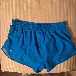 Lululemon Hotty Hot Shorts 2.5 inch